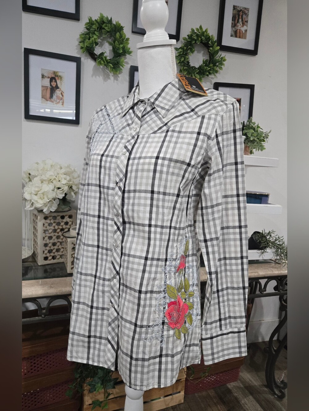 Ariat Womens Fitted Plaid Western Shirt Large Floral Embroidered Pearl Snap Gray